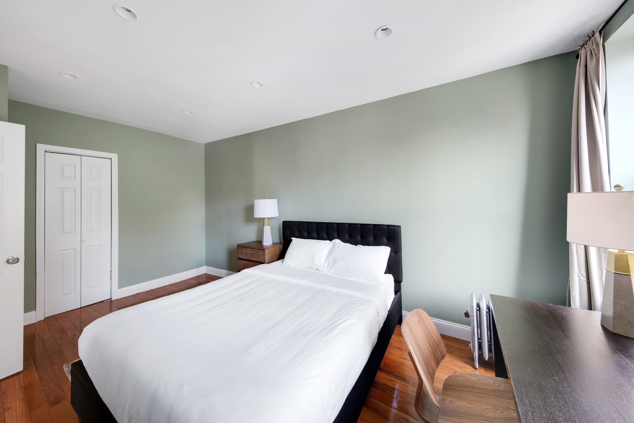 #701: East Harlem - Queen Bedroom A - 8