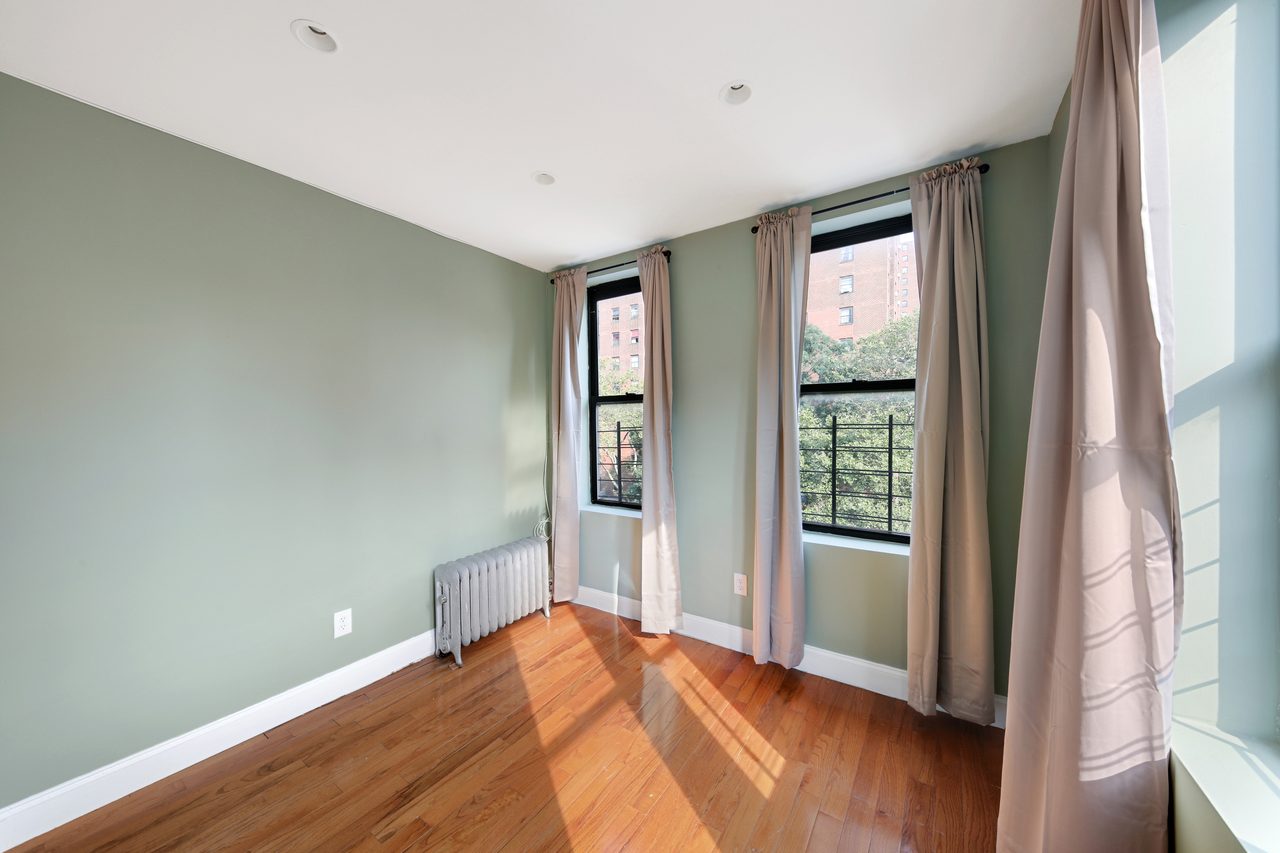 #701: East Harlem - Queen Bedroom B - 5