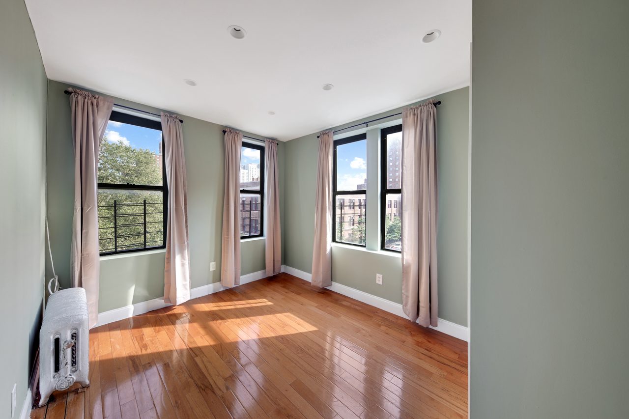#701: East Harlem - Queen Bedroom B - 3