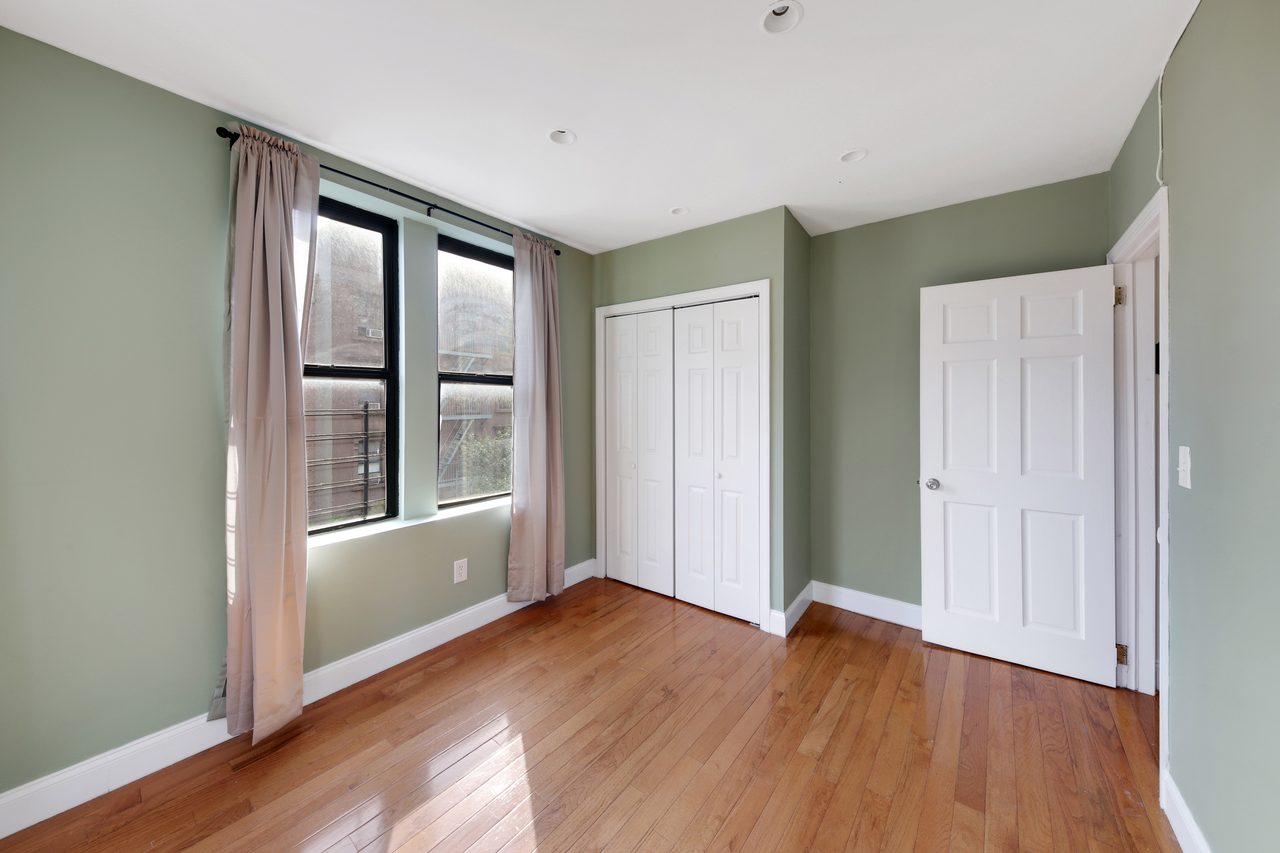 #701: East Harlem - Queen Bedroom B - 4