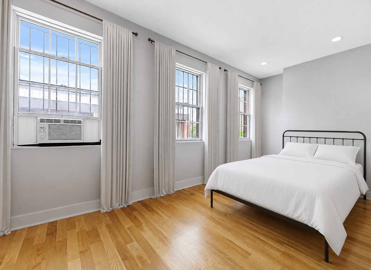 #1802: Clinton Hill - Queen Bedroom A - 2