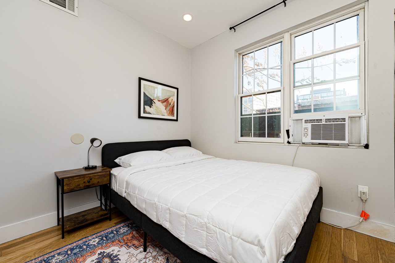 #1802: Clinton Hill - Queen Bedroom C - 9
