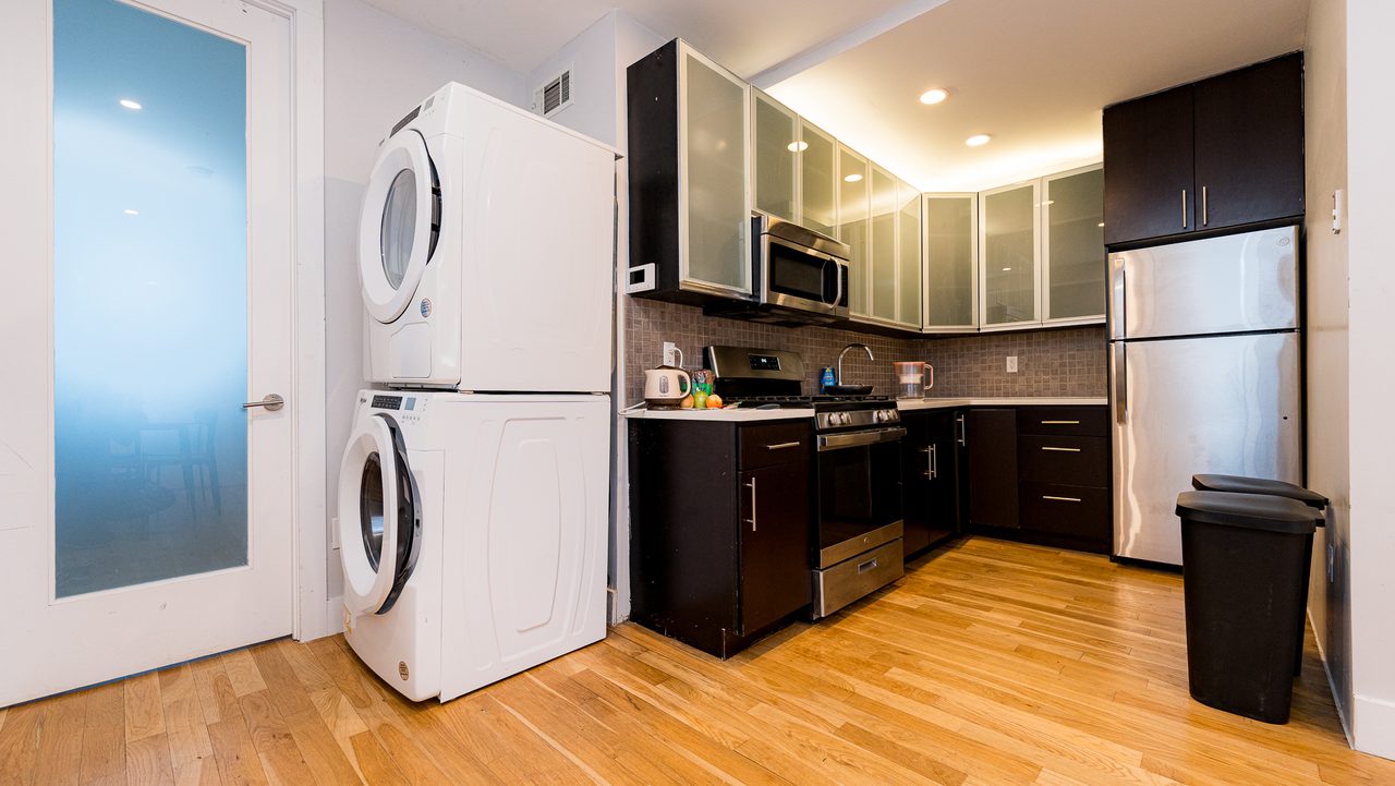 #1802: Clinton Hill - Queen Bedroom C - 6