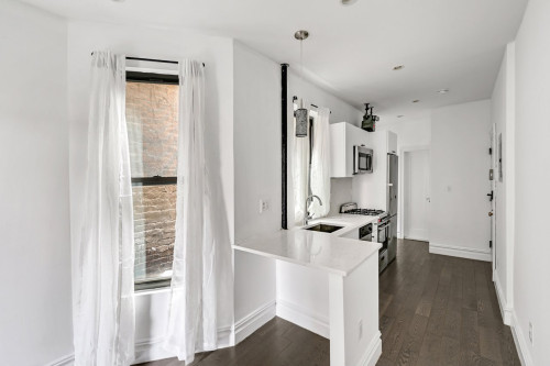 #709: Columbus Circle  - Gallery -  3