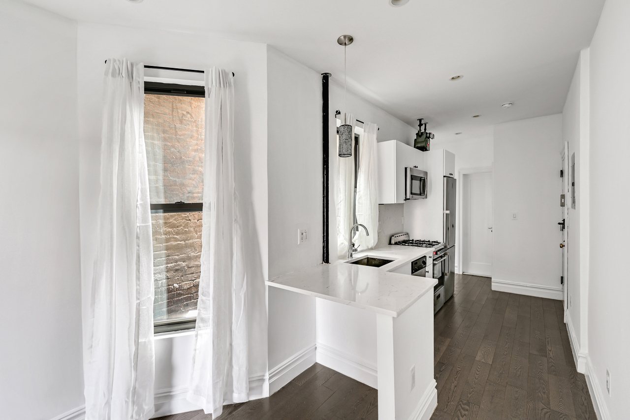 #709: Columbus Circle - 1 Bedroom (Full) - #709: Columbus Circle - Gallery - 17