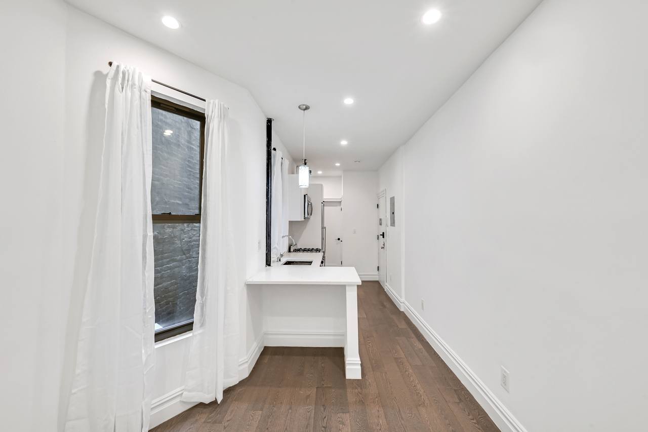  #709: Columbus Circle - 1 Bedroom (Full)  -  #709: Columbus Circle  - Gallery -  16