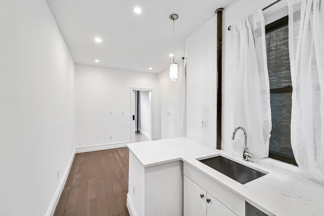  #709: Columbus Circle - 1 Bedroom (Full)  -  #709: Columbus Circle  - Gallery -  12