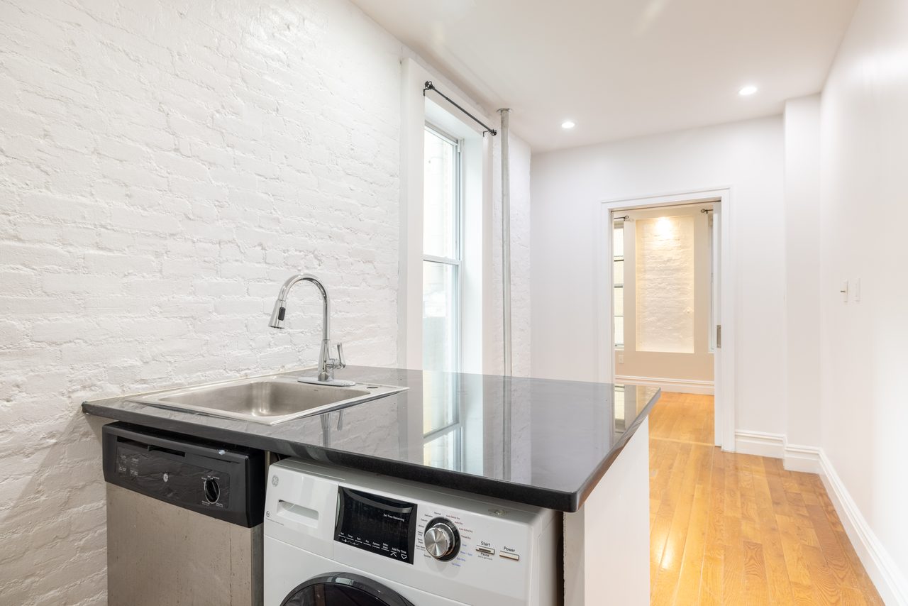  #1129: Columbus Circle - 1 Bedroom (Full)  -  #1129: Columbus Circle  - Gallery -  11