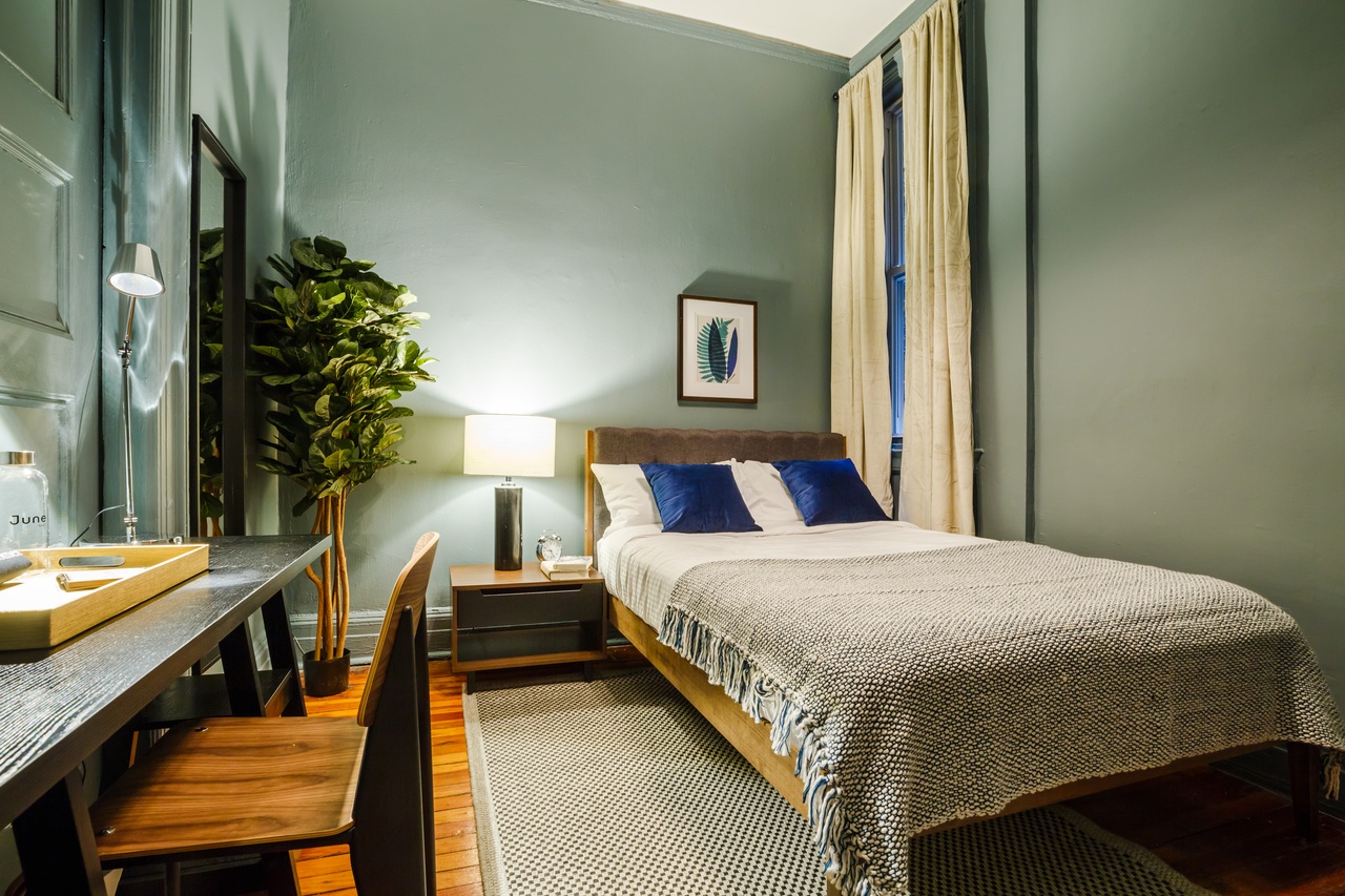 #146: Chelsea - Full Bedroom C - #146: Chelsea - Gallery - 9