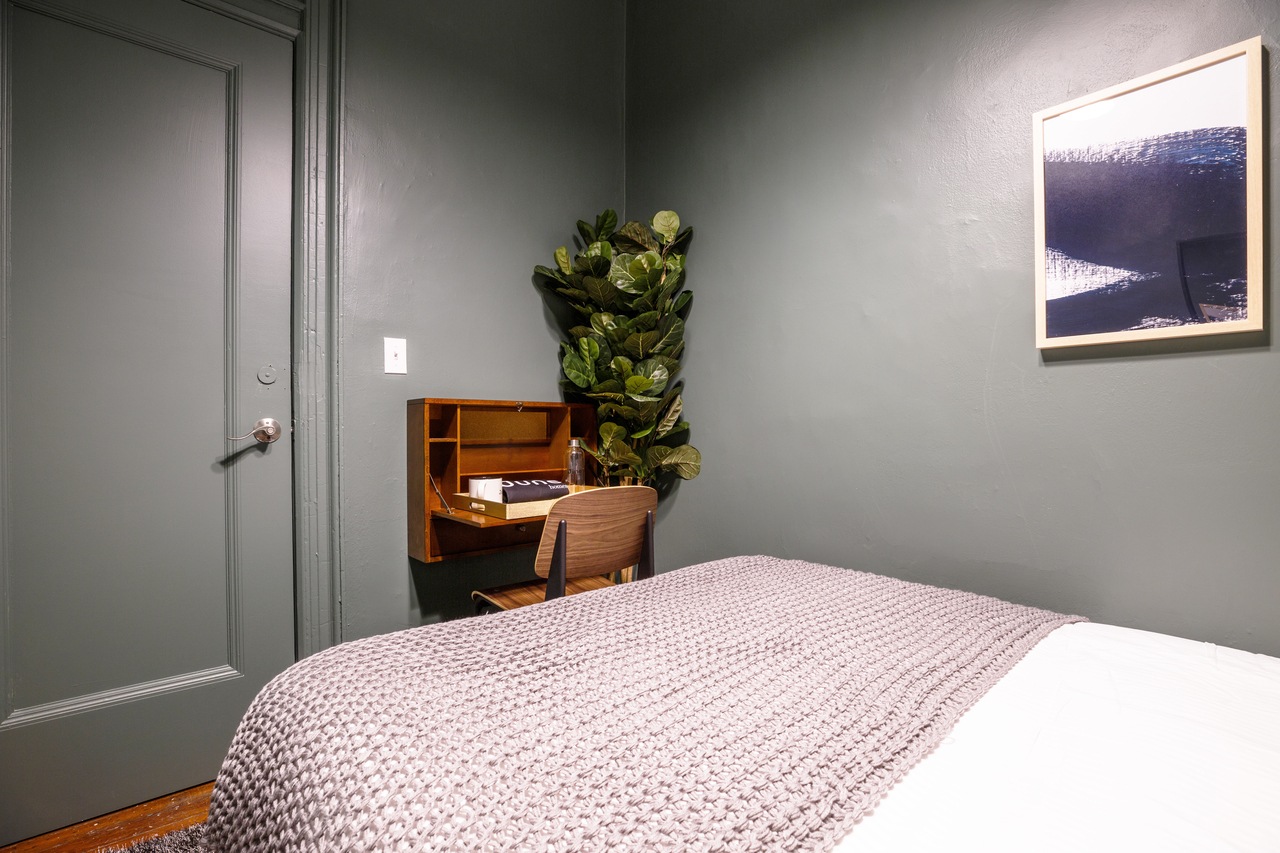 #146: Chelsea - Full Bedroom A - #146: Chelsea - Gallery - 3