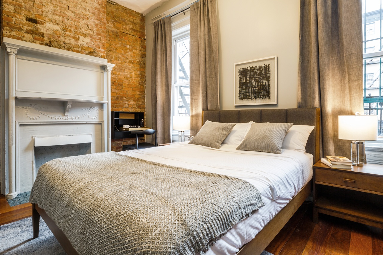 #146: Chelsea - Queen Bedroom D - #146: Chelsea - Gallery - 3