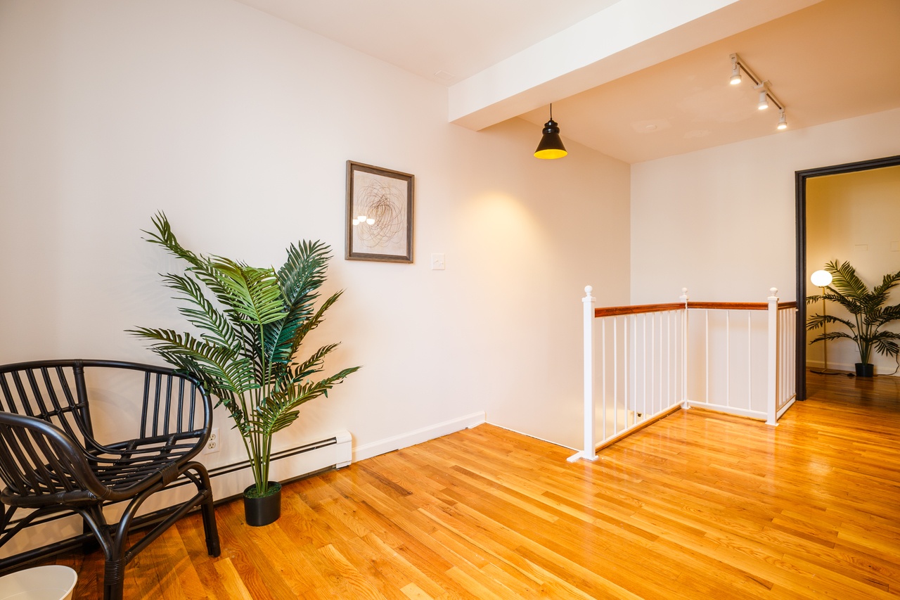 #145: East Village - Full Bedroom C - 8