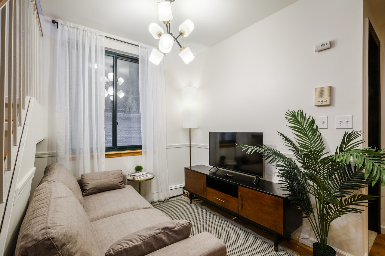 #145: East Village - Full Bedroom C - 4