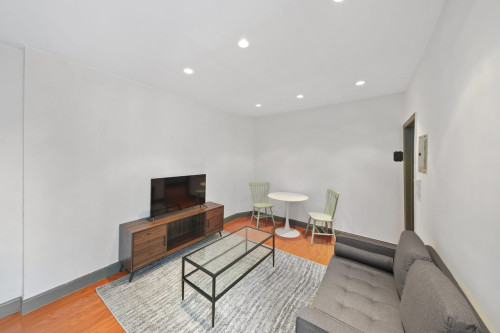 #703: East Harlem  - Gallery -  3