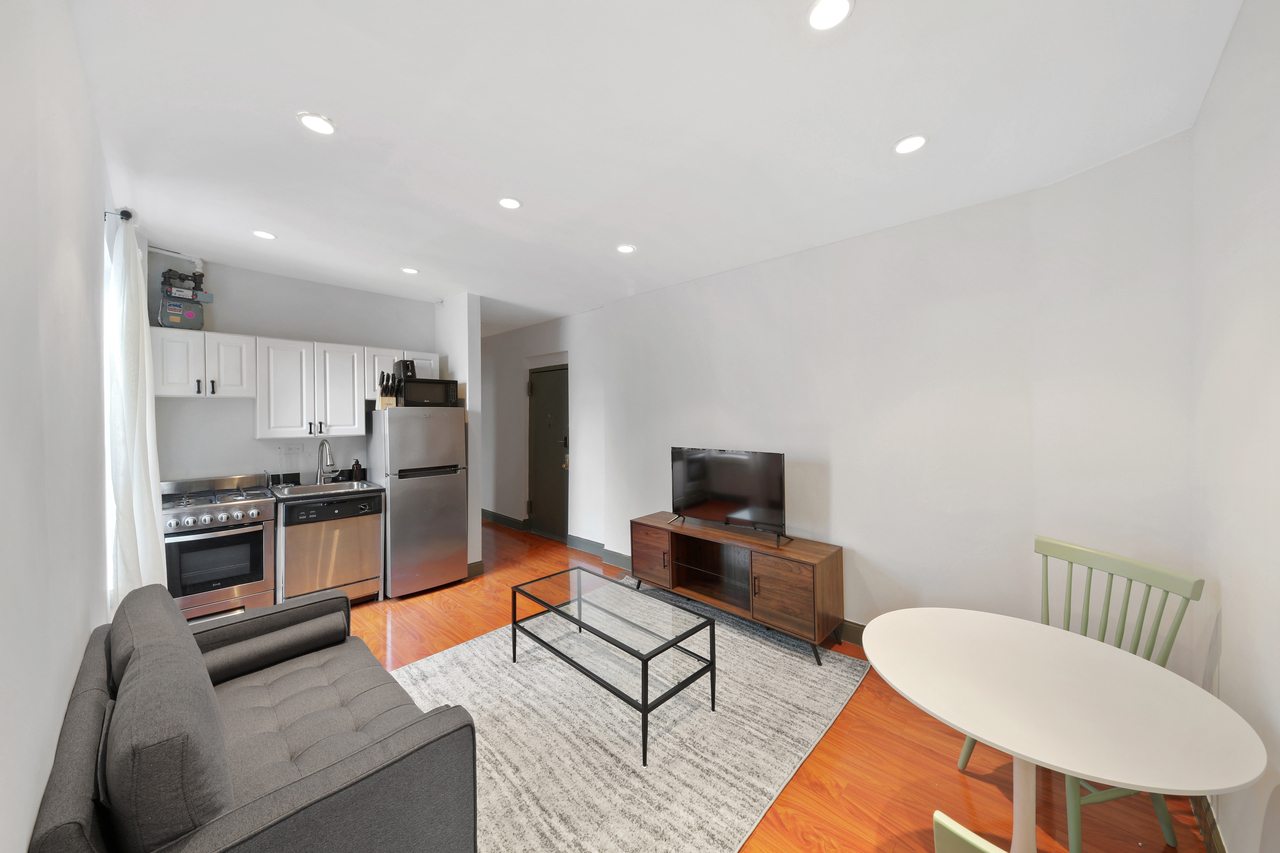#703: East Harlem - Queen Bedroom A - 6
