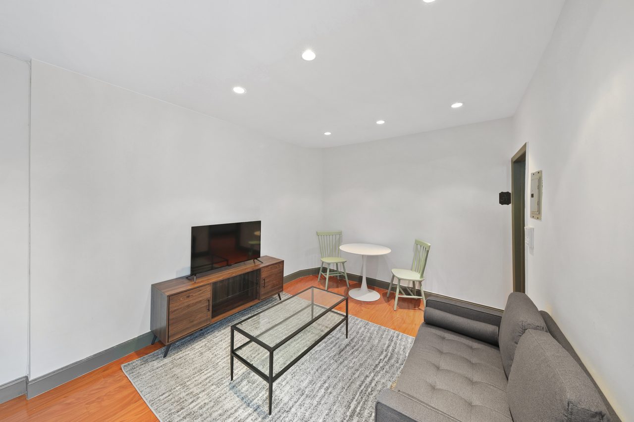 #703: East Harlem - Queen Bedroom A - 7