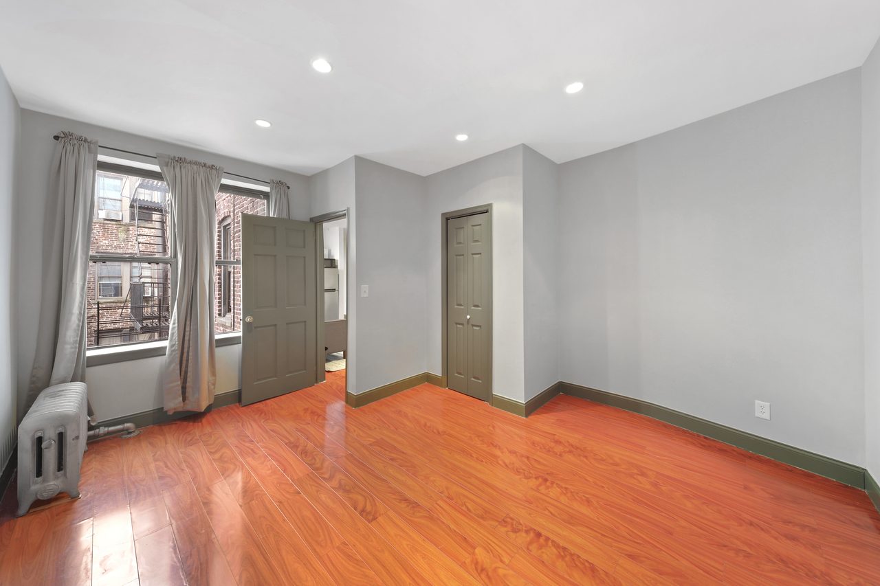 #703: East Harlem - Queen Bedroom A - 15