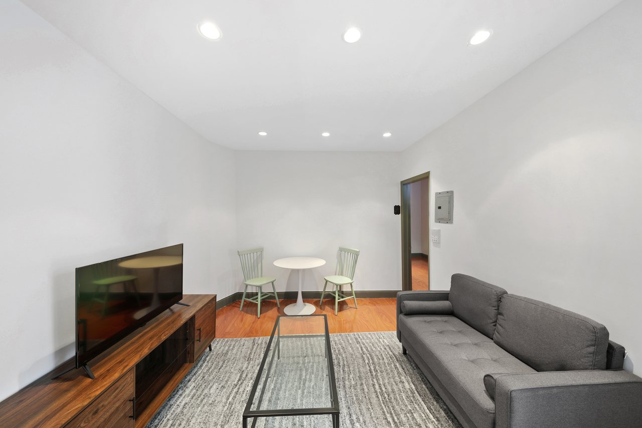 #703: East Harlem - Queen Bedroom B - 9