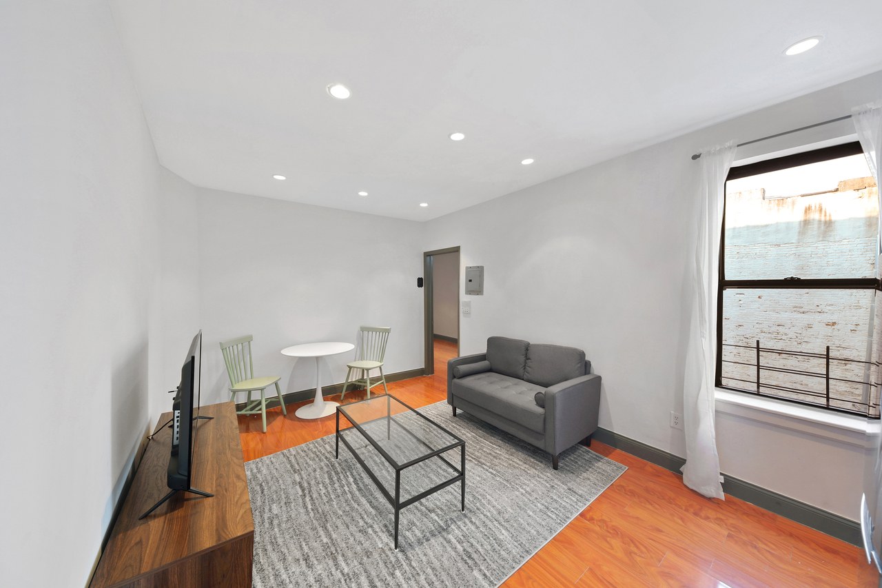 #703: East Harlem - Queen Bedroom B - 10