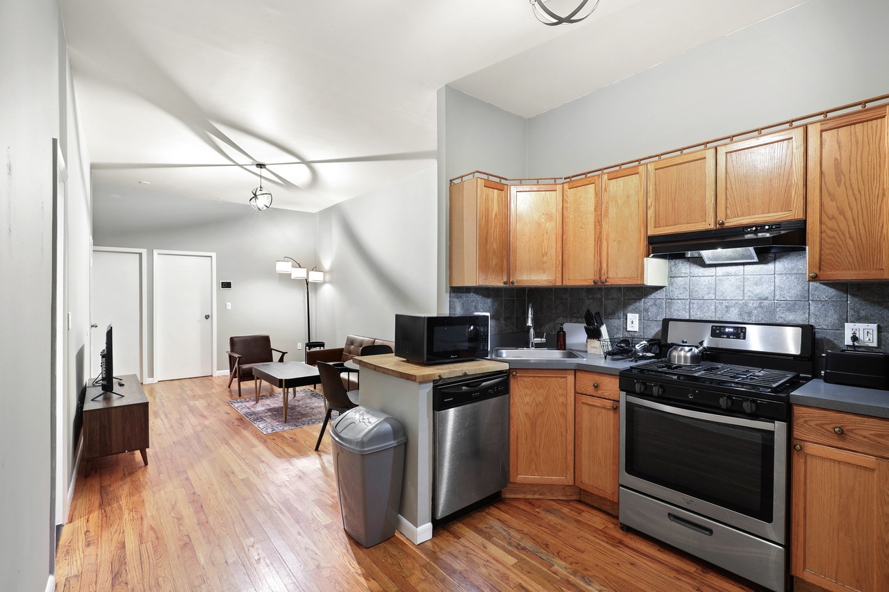 #691: Williamsburg - Full Bedroom C - 8