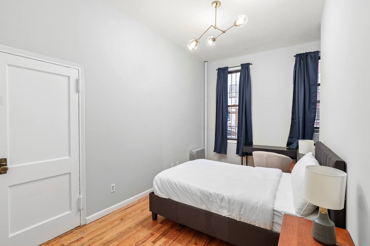#691: Williamsburg - Full Bedroom C - 3