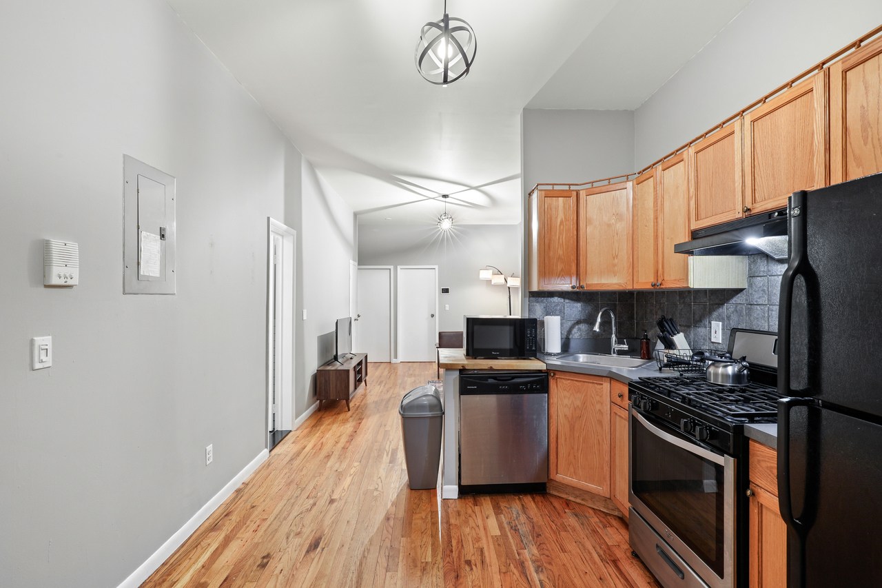 #691: Williamsburg - Full Bedroom C - 9