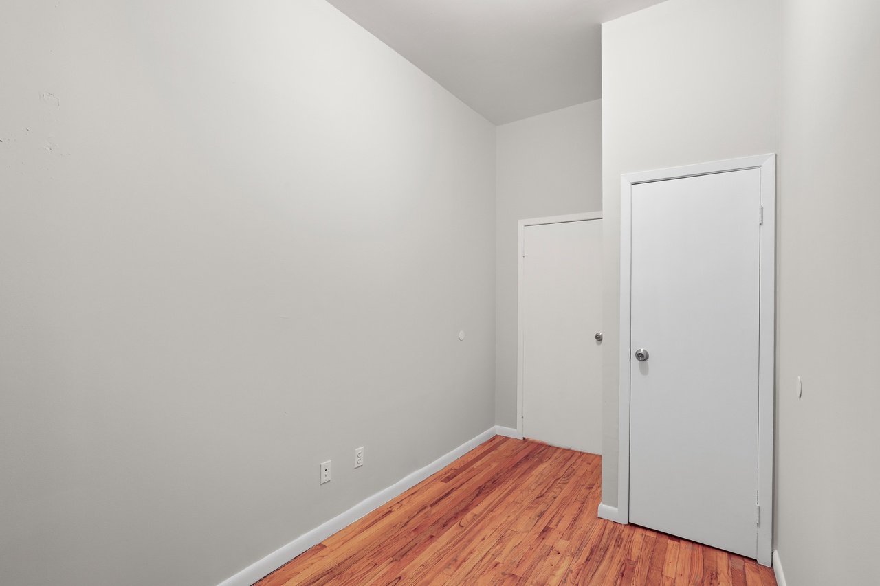 #691: Williamsburg - Full Bedroom B - 3