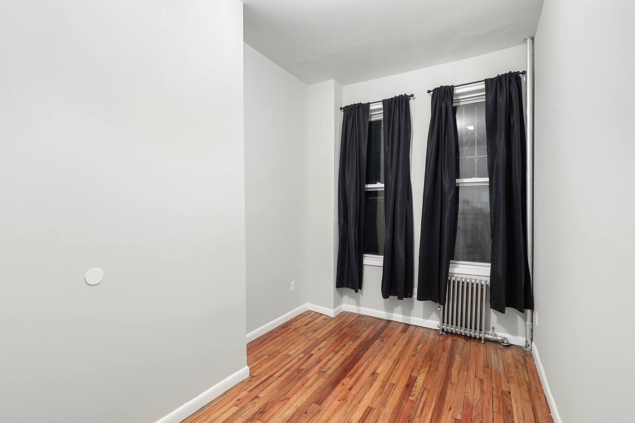 #691: Williamsburg - Full Bedroom B - 2