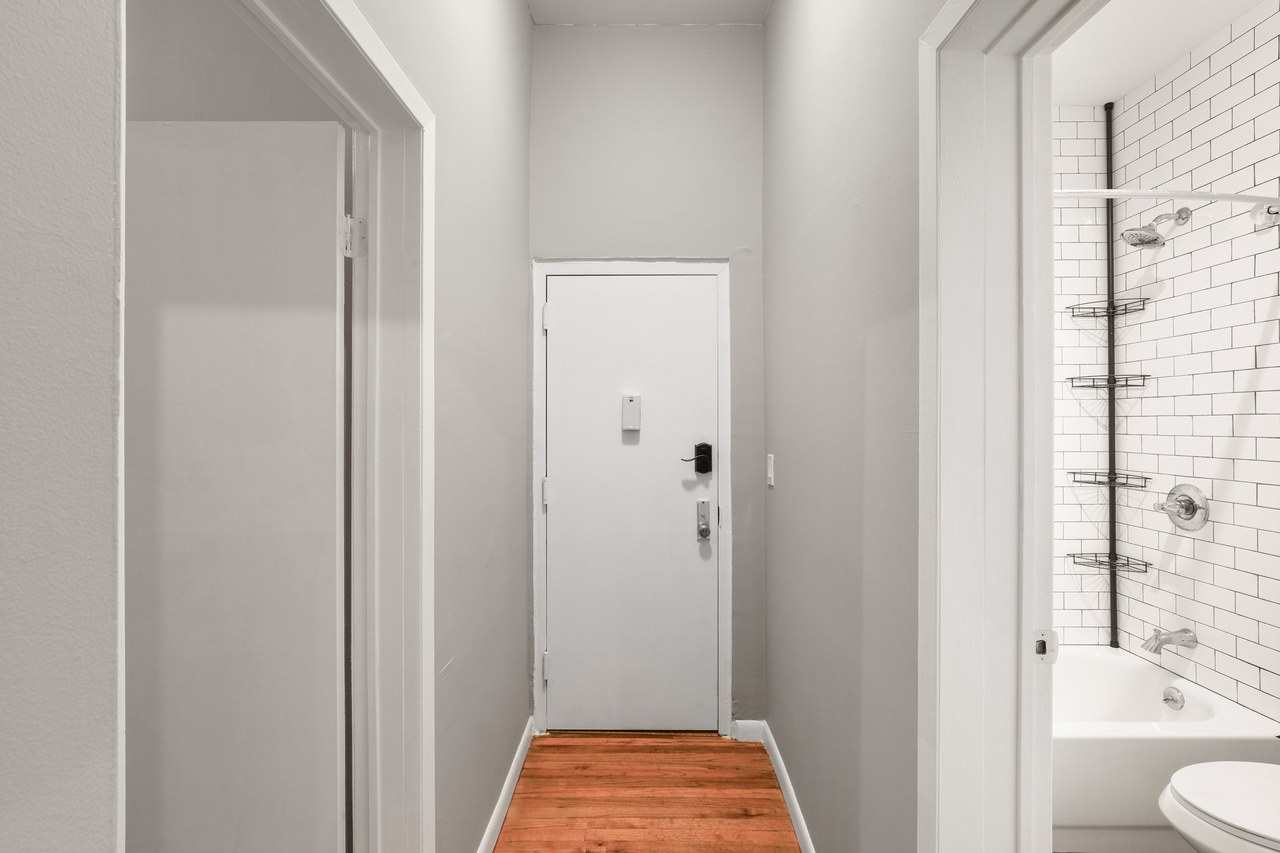 #691: Williamsburg - Queen Bedroom A - 12