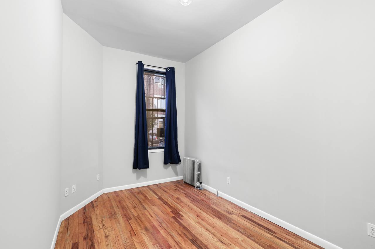 #691: Williamsburg - Full Bedroom D - 3