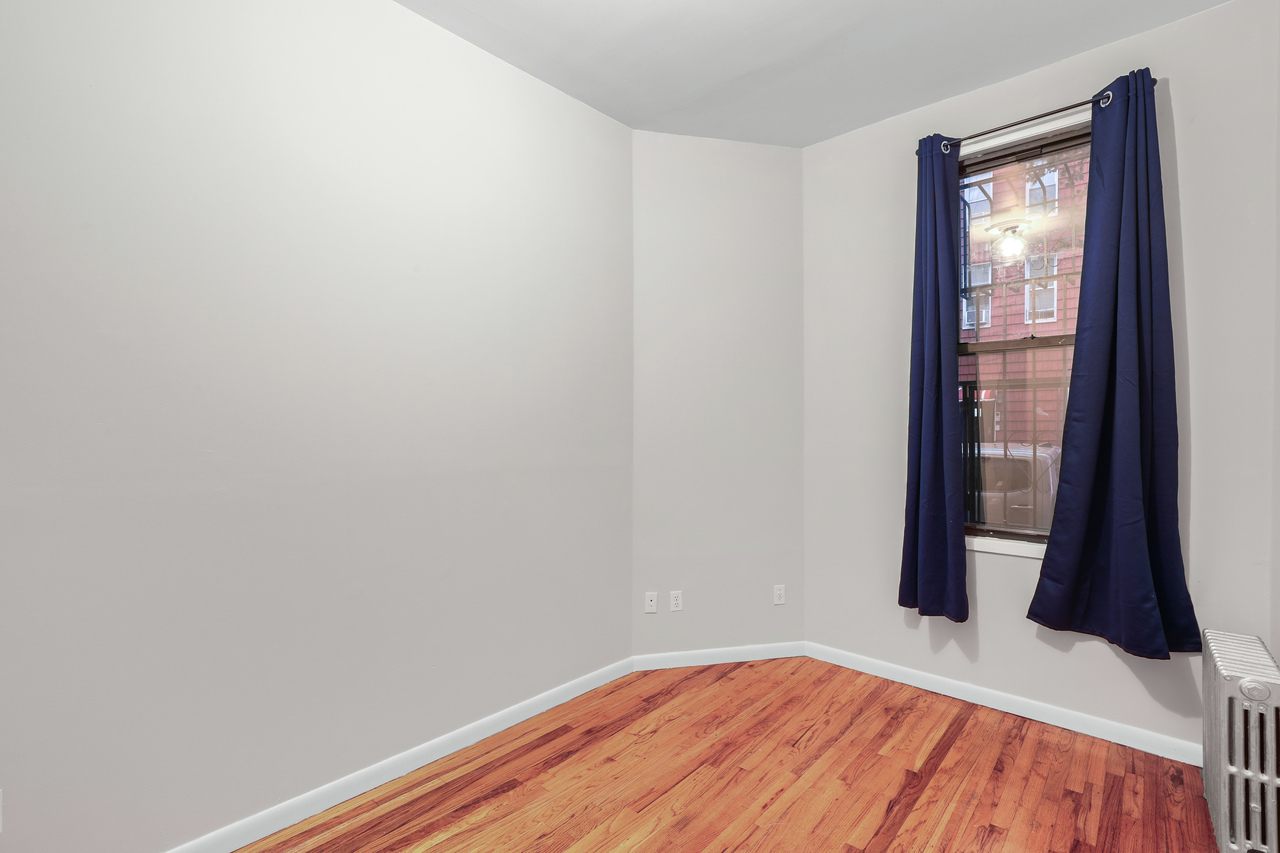 #691: Williamsburg - Full Bedroom D - 4