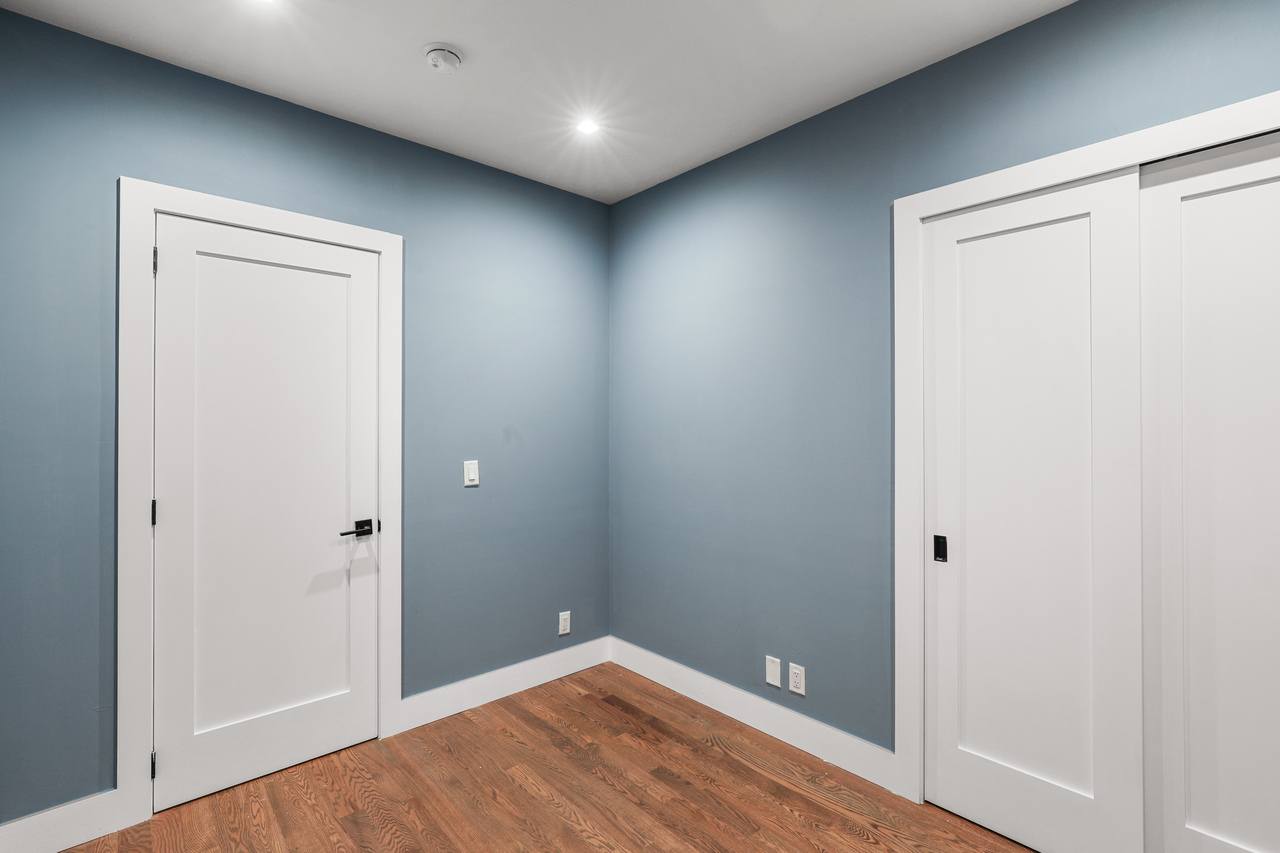 #715: West Harlem - Full Bedroom C - #715: West Harlem - Gallery - 4