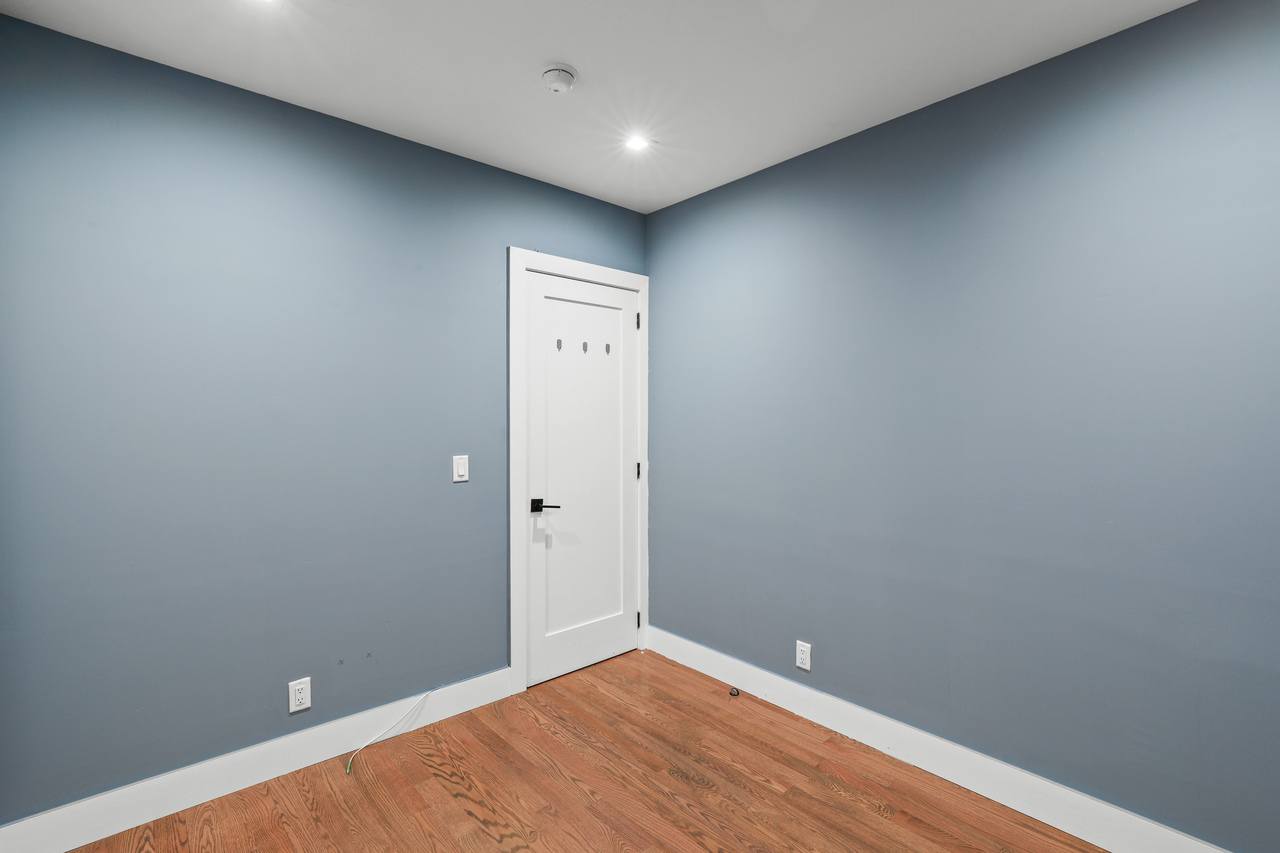 #715: West Harlem - Full Bedroom B - #715: West Harlem - Gallery - 6