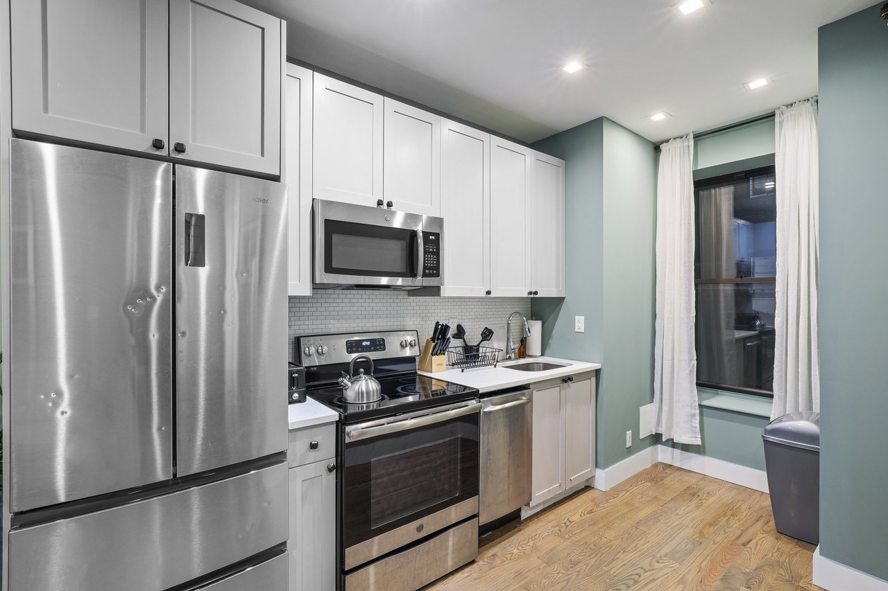  #715: West Harlem - Full Bedroom B  -  #715: West Harlem  - Gallery -  9