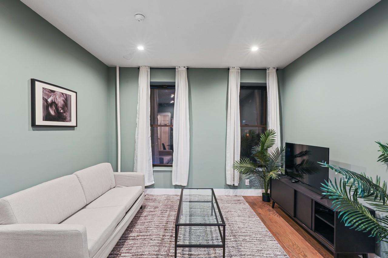  #715: West Harlem - Full Bedroom B  -  #715: West Harlem  - Gallery -  7