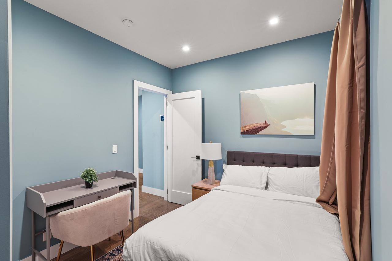  #715: West Harlem - Full Bedroom A  -  #715: West Harlem  - Gallery -  2