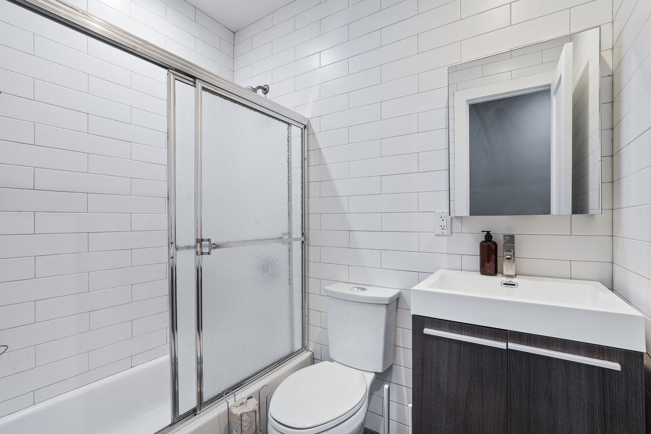  #715: West Harlem - Full Bedroom A  -  #715: West Harlem  - Gallery -  9