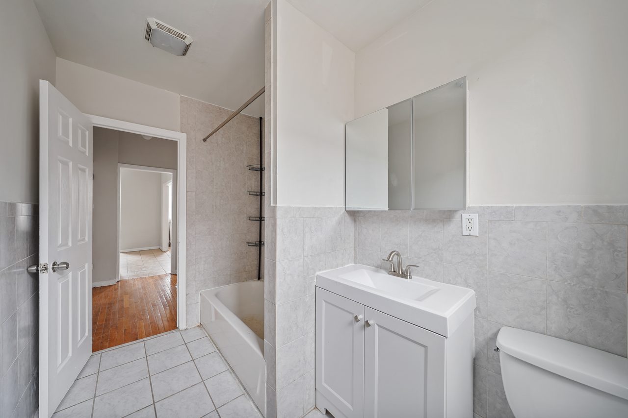 #873: Flatbush - Queen Bedroom A - 13