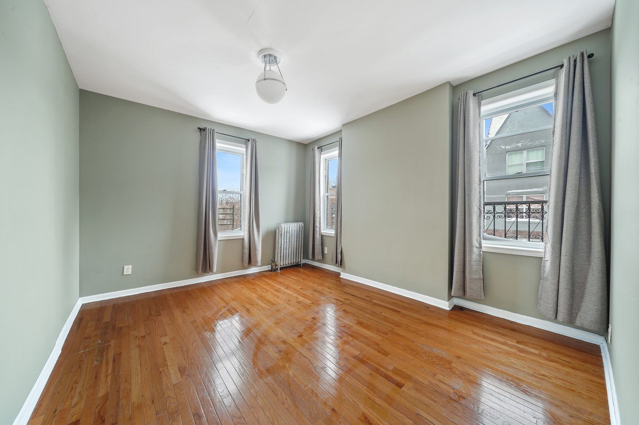 #873: Flatbush - Queen Bedroom A - 2