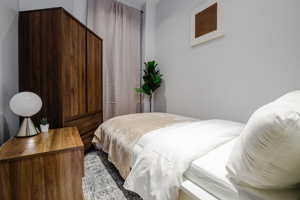 #158: Upper East Side - Twin Bedroom C - 9