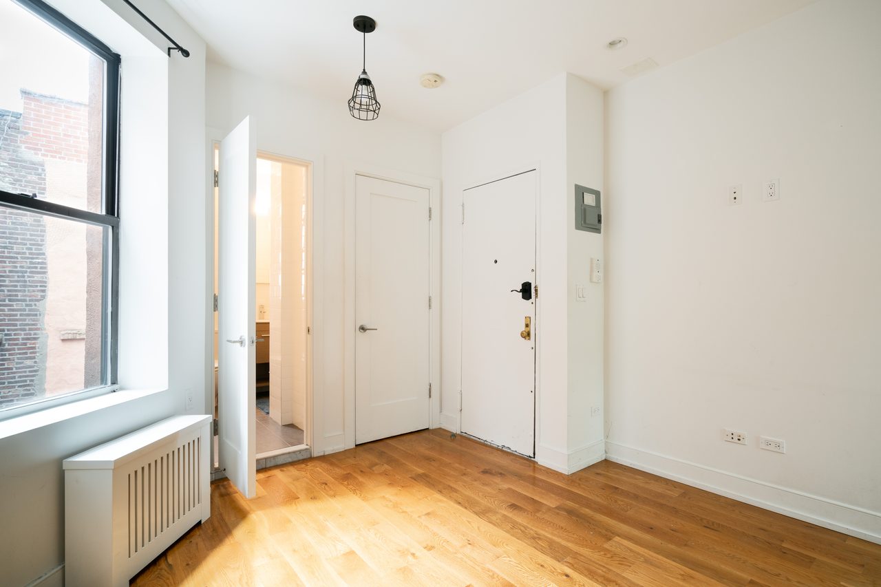 #1429: East Village - 1 Bedroom (Full) - 12