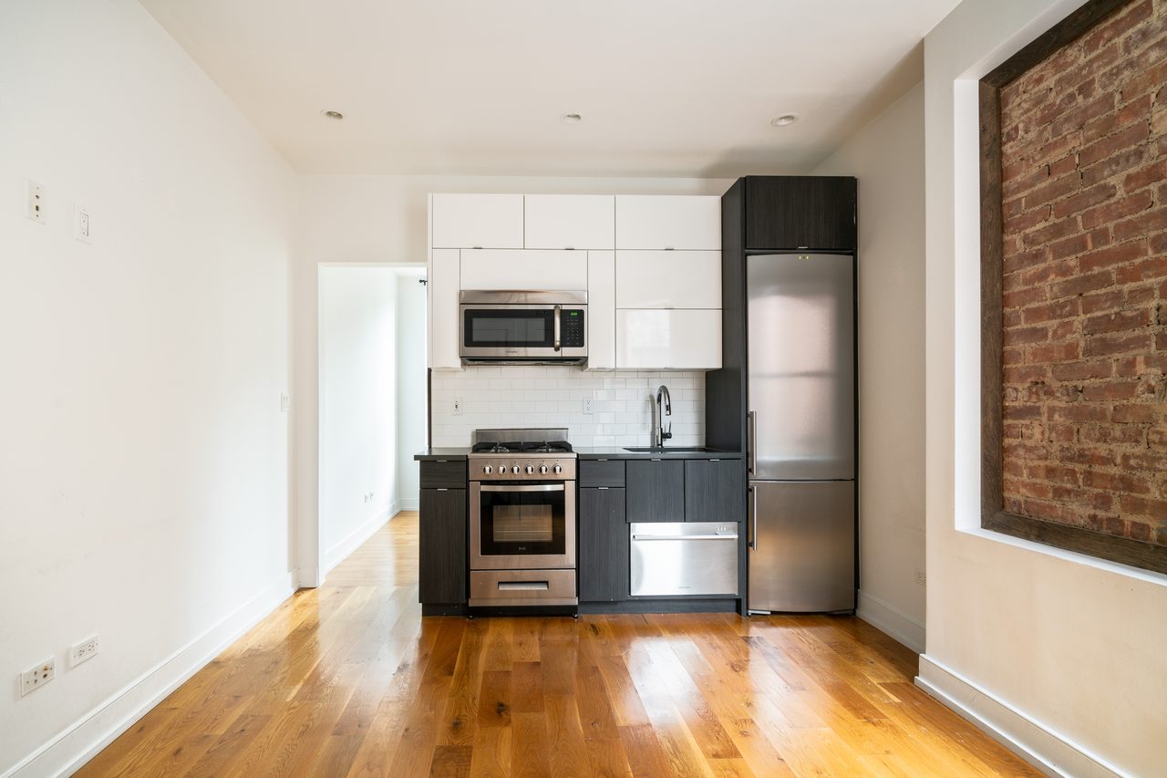 #1429: East Village - 1 Bedroom (Full) - 14