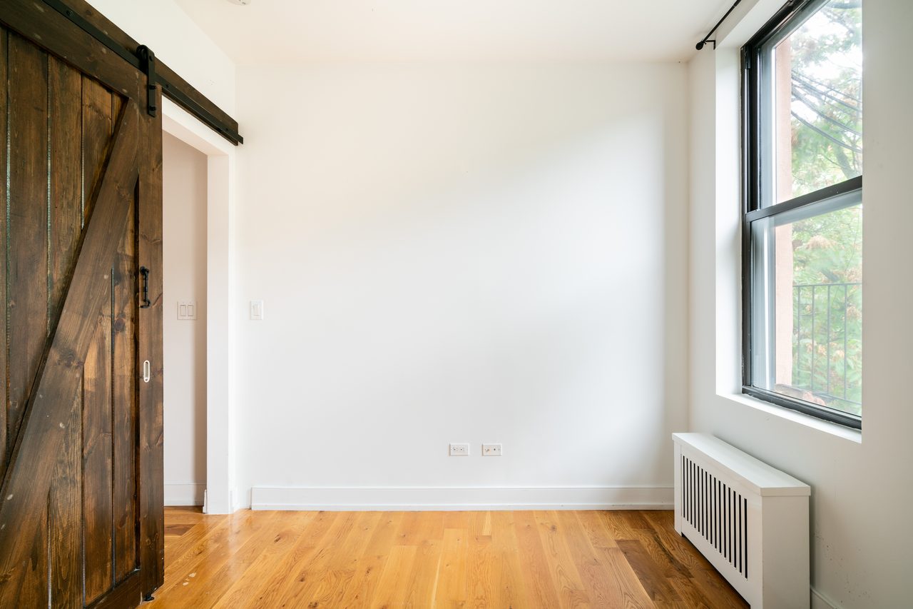 #1429: East Village - 1 Bedroom (Full) - 8