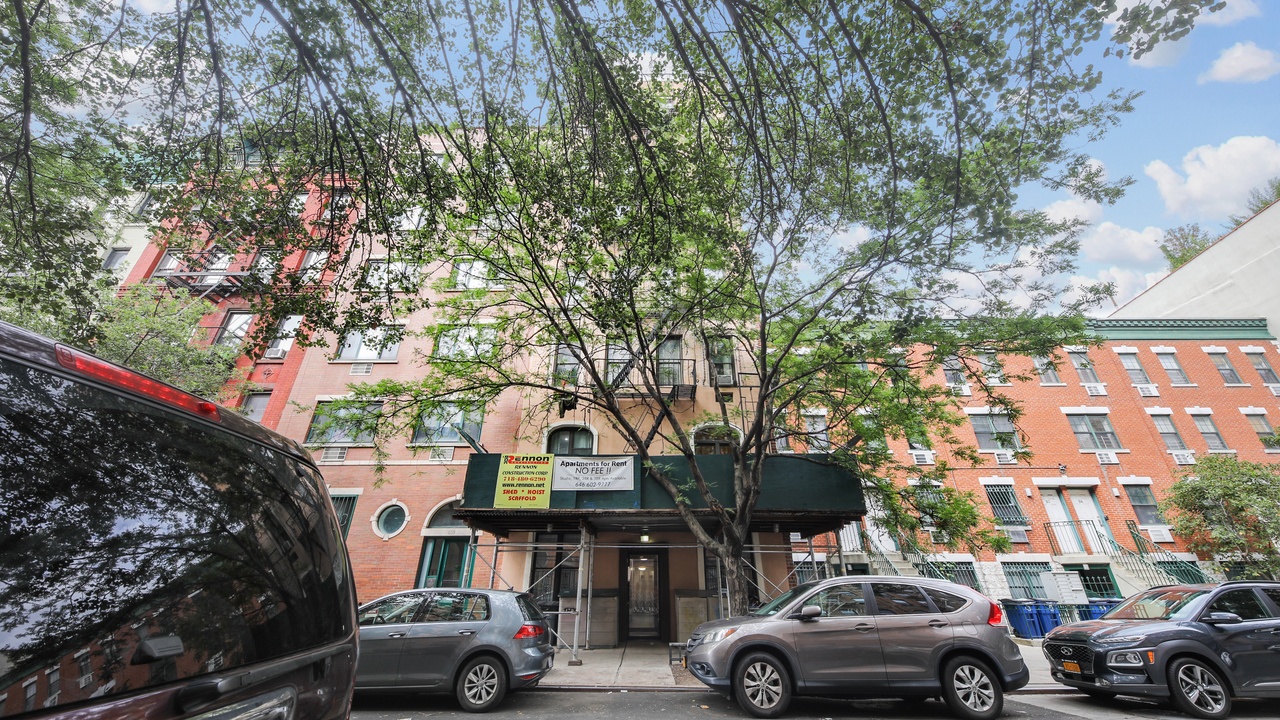 #548: East Village - Queen Bedroom B - 1