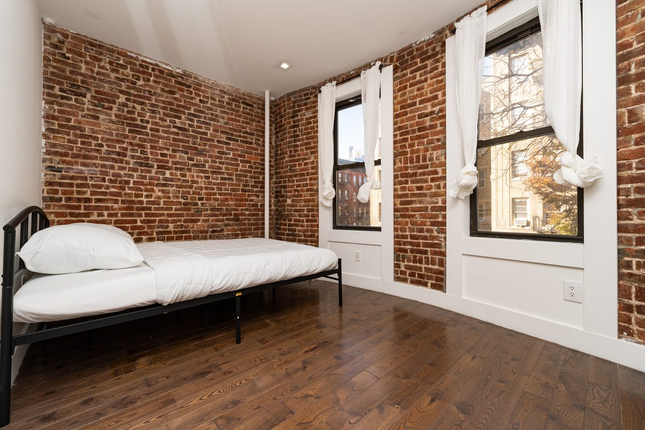 #1788: West Harlem - Queen Bedroom D - 2