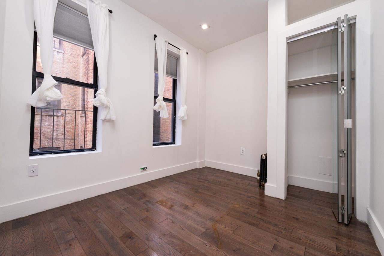 #1788: West Harlem - Full Bedroom A - 13