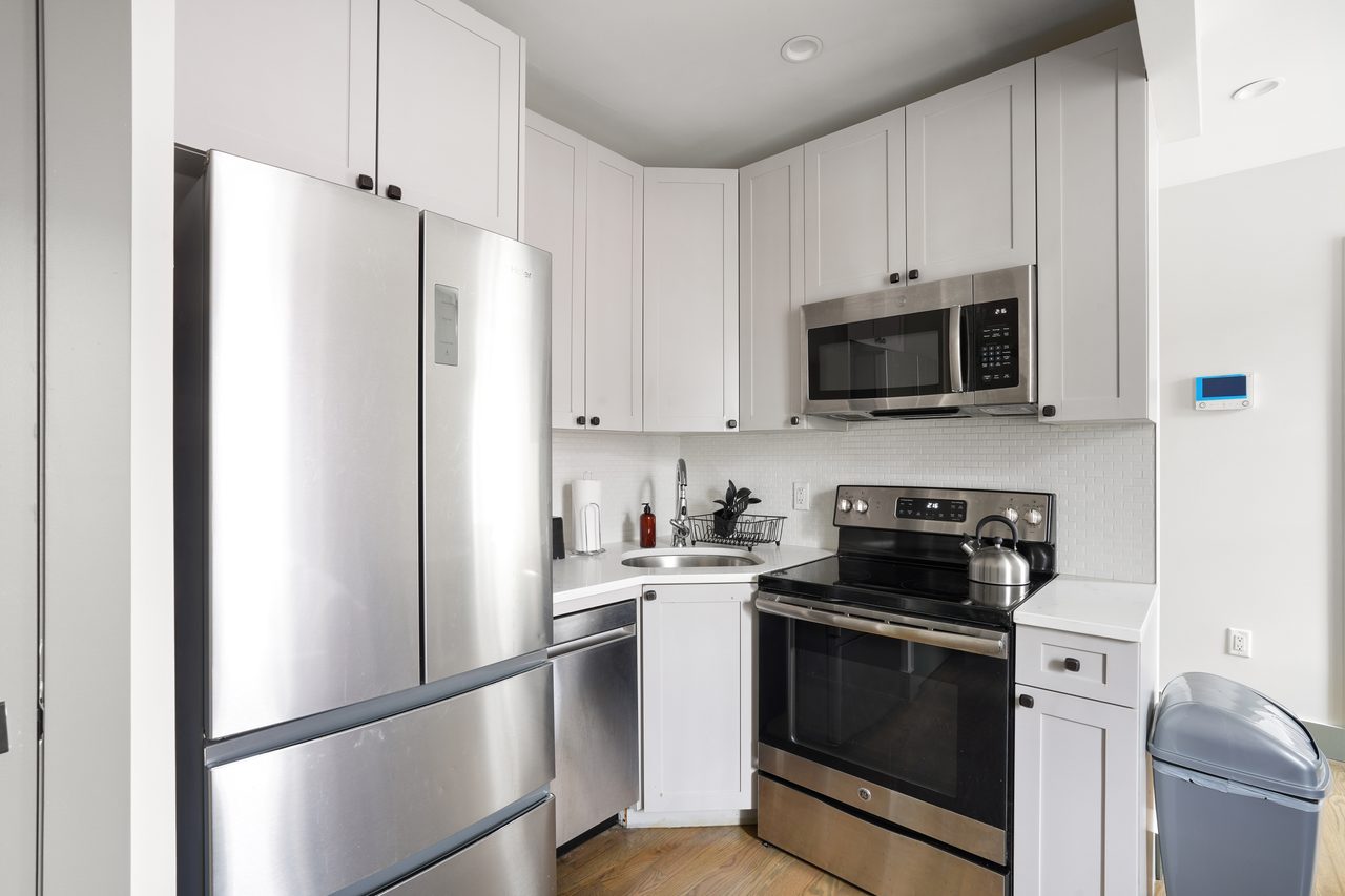  #552: East Harlem - Queen Bedroom A  -  #552: East Harlem  - Gallery -  6