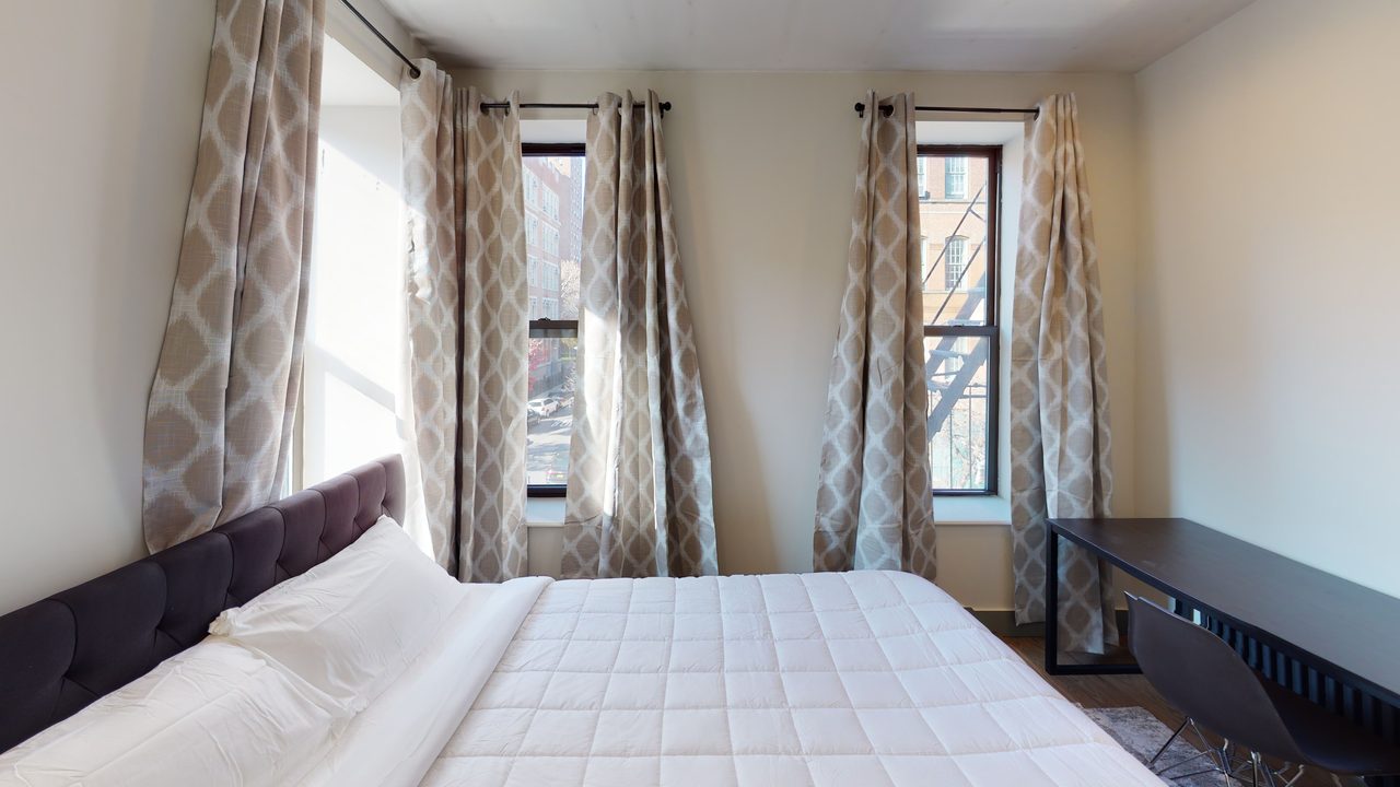 #552: East Harlem - Queen Bedroom B - 16