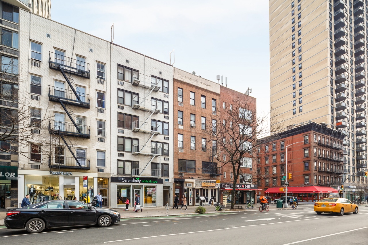  #294: Upper East Side - Studio (Queen)  -  #294: Upper East Side  - Gallery -  10