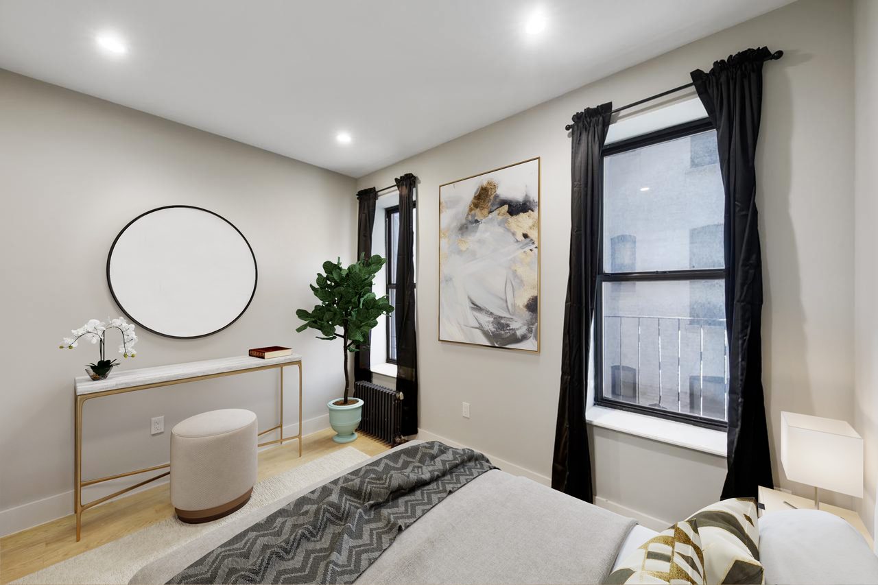  #725: West Harlem - Queen Bedroom A  -  #725: West Harlem  - Gallery -  2